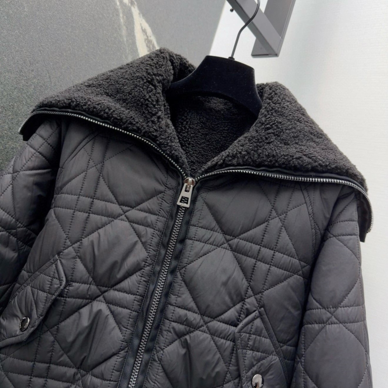 chr1st1an D10r outwear